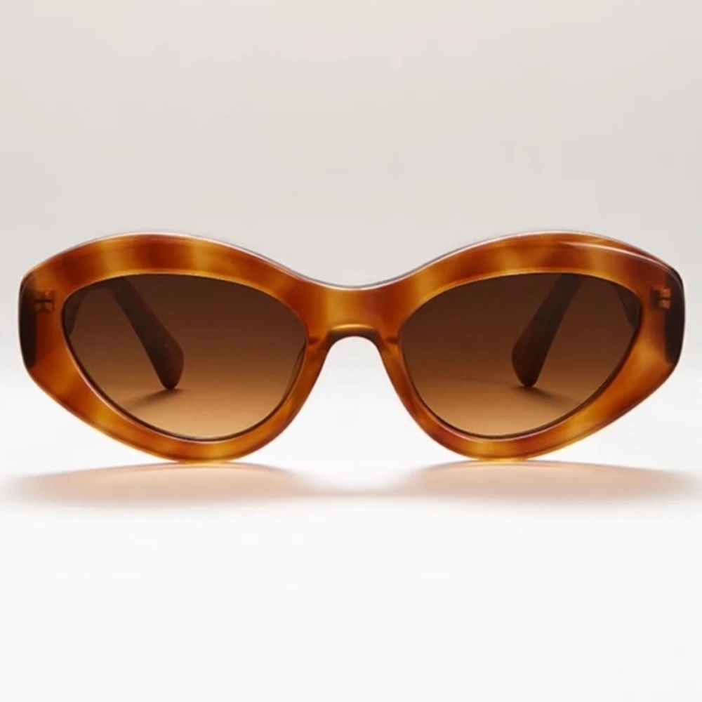 Chimi cat eye sunglasses